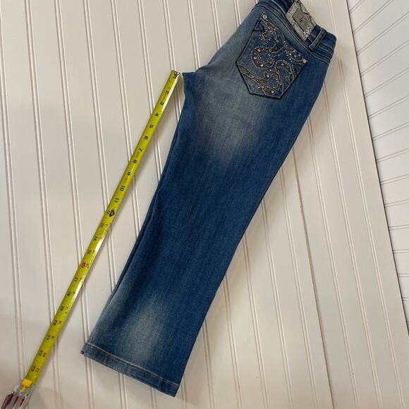 L.A. Idol Women’s Medium Wash Mid Rise Studded Capri Size Large - Picture 8 of 8